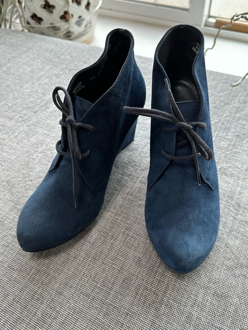 NWOT Paul Green Navy Blue Suede Lace Up Ankle Booties Boots Austrian US 8